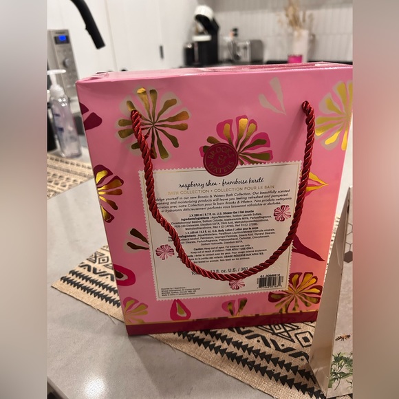 Brand New Body Lotion, Hand Lotion, & Body Wash - Picture 3 of 5